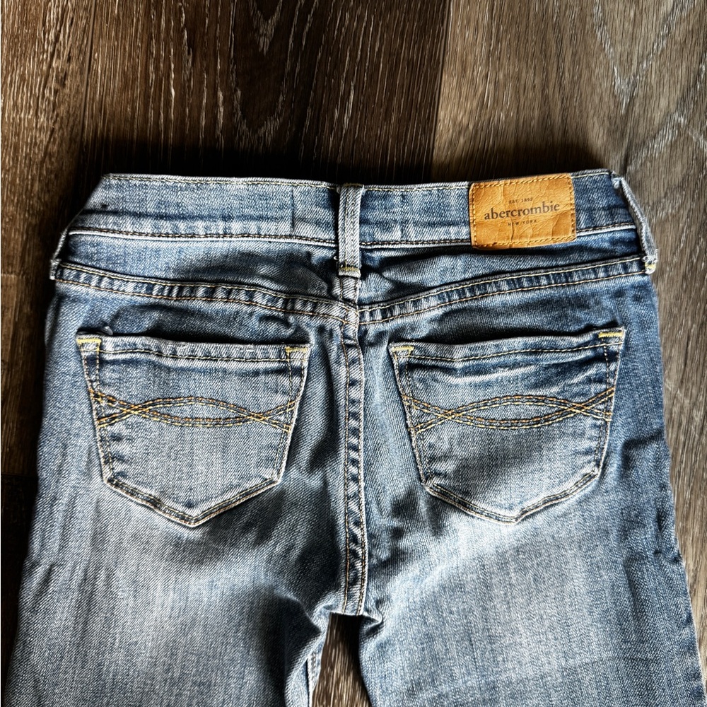 Girls Abercrombie Kids (Mackenzie Style) Flare Leg Jeans Size 8 - Picture 8 of 9